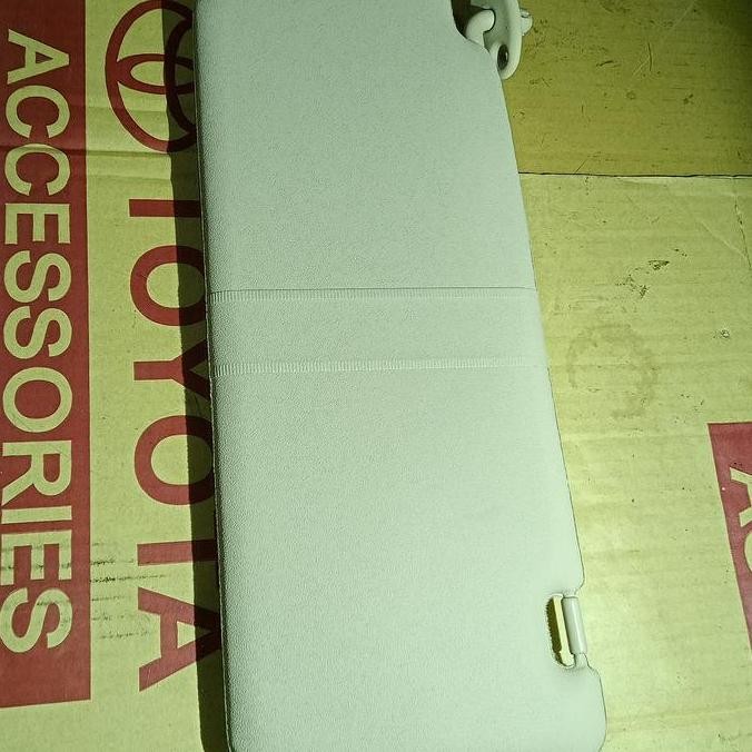 sunvisor Fortuner kiri