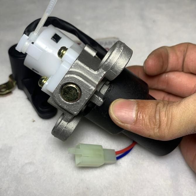 DB9 >> Kunci kontak set Vixion Lama kunci jok belakang vixion lama Accessories Motor Motorcycle