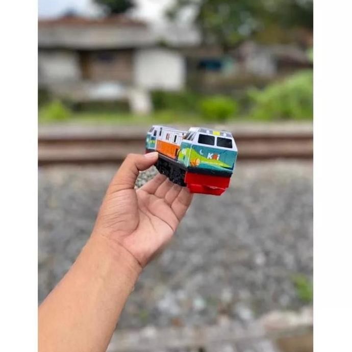 Miniatur Kereta Api Lokomotif cc206 Livery ketupat Lebaran 2023 Mesin