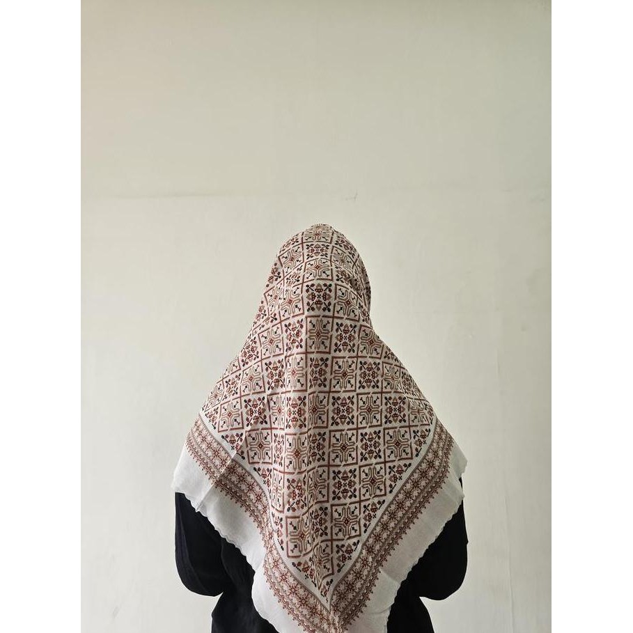 Luminous Beauty Veils - Hijab Segi Empat Shawlpublika/Hijab Segi Empat Motif Shawlpublika/Hijab Segi