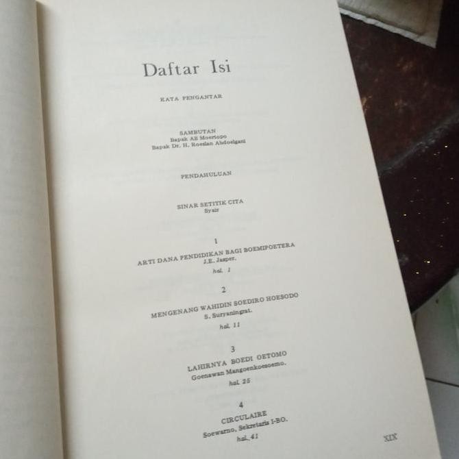 CAHAYA DI KEGELAPAN PITUT SOEHARTO Original