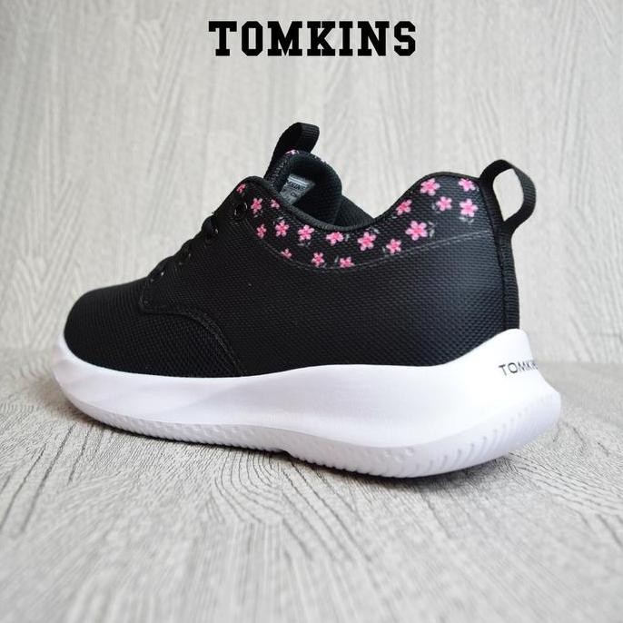 Tomkins Graime - Hitam Putih Sepatu Sekolah Wanita