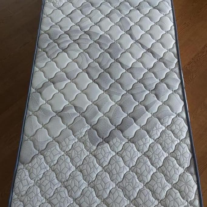 Grand Esteem Quilting - Royal Foam