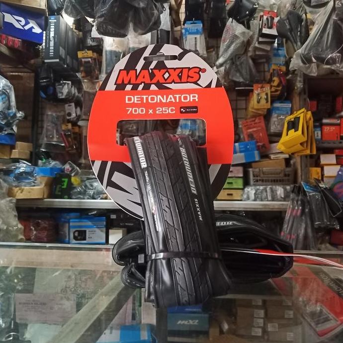 Maxxis Detonator 700 Terbaru