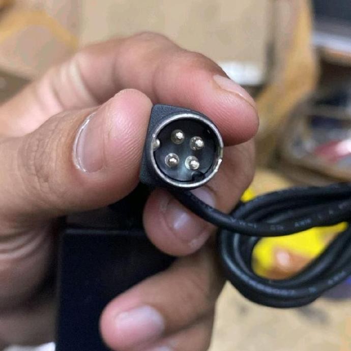 DB109 >> ADAPTOR 2A 12V 4 PIN ADAPTOR DVR  HIKVISION ORI ADAPTOR HOITO / HIOTO 2A 12V 4 PIN Computer