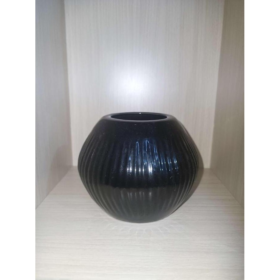 vas bunga ikebana bulat hitam keramik