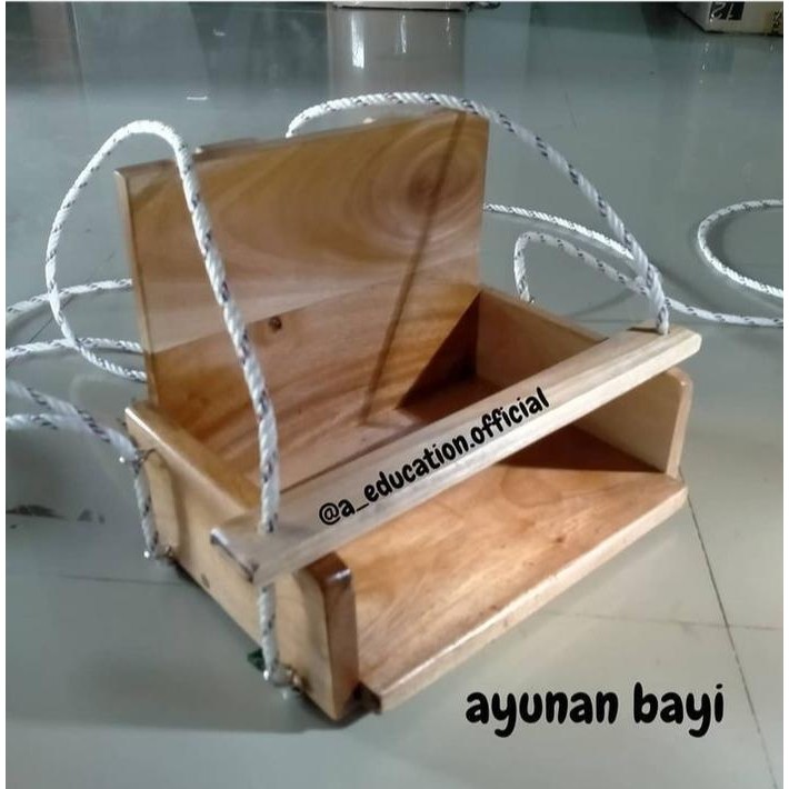 ayunan bayi kayu