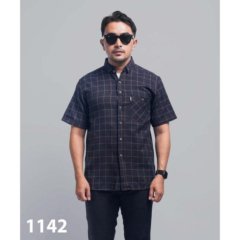[CUCI GUDANG] PAKAJI Kemeja Pria Flanel Pendek Premium Kotak-kotak Flanel Navy Garis Coklat 1142