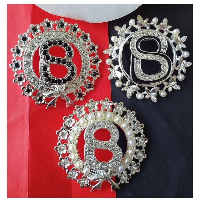 Bros Inisial Huruf Pin HIjab Peniti Jilbab Premium Aksesoris Kerudung Import Muslim - Alloy Permata 