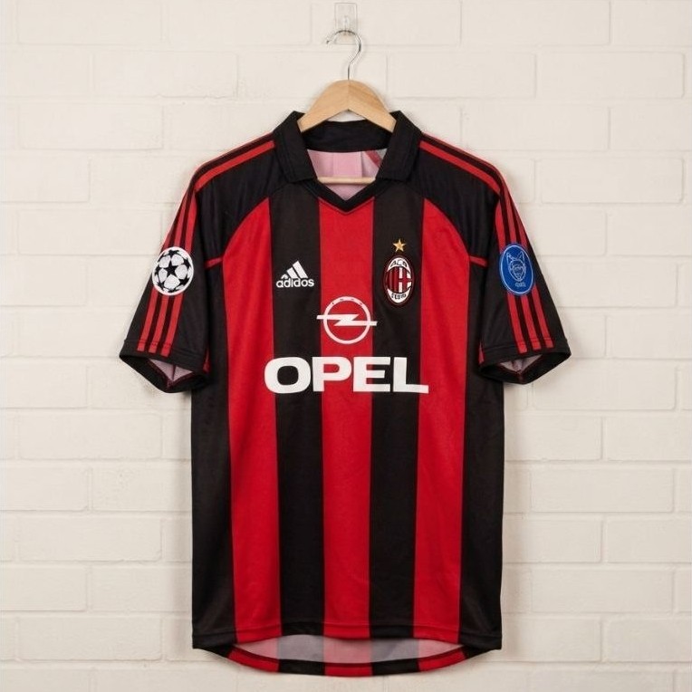 jersey kandang AC Milan musim 2000-2001