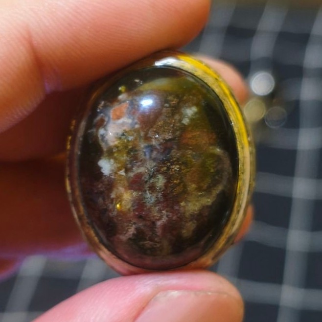 Cincin Batu Akik Pancawarna Garut Tembus Senter