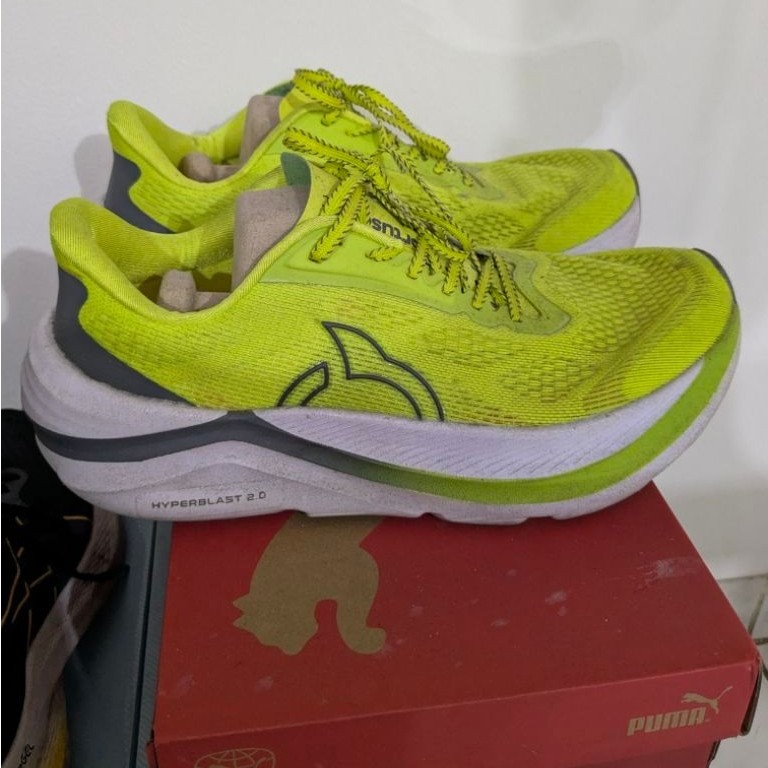 ortuseight hyperblast 2.0 safety yellow sepatu lari running shoes (preloved)