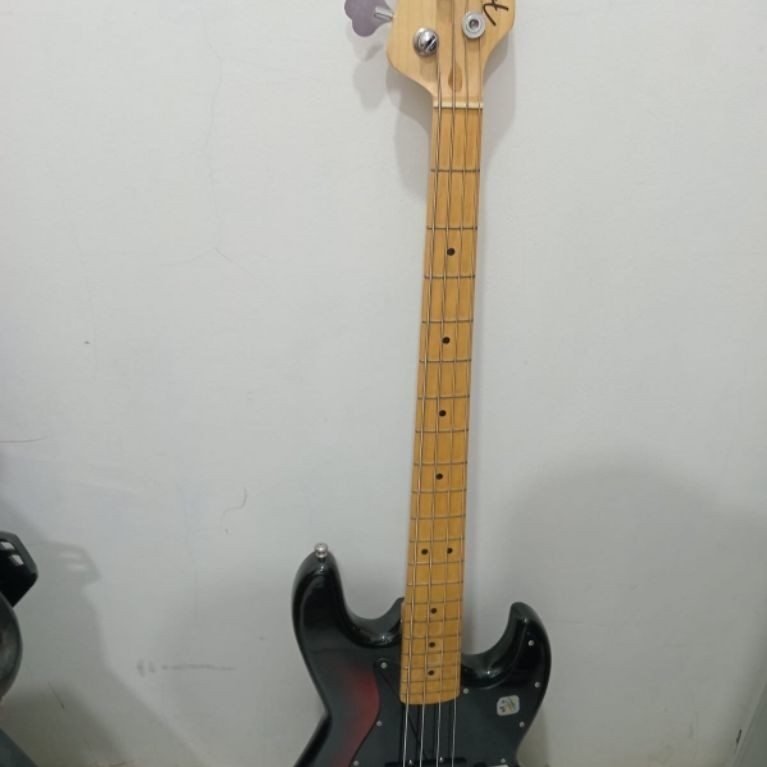Gitar Fender Jazz Bass
