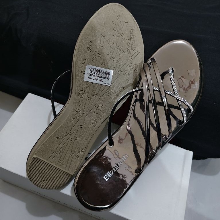 WTS Sandal Elizabeth Original Wanita Flat Sandal Size 39 Preloved Like New 99% Lengkap Box
