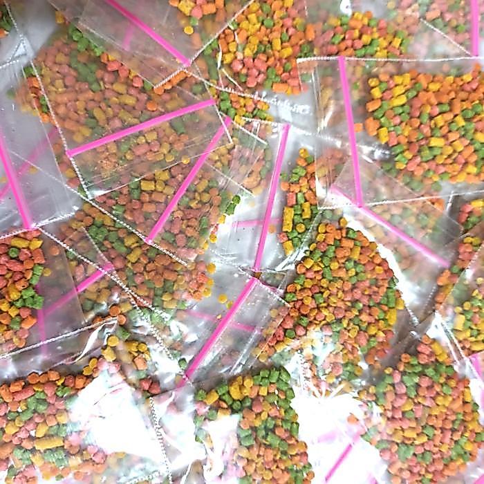 Pelet Multivitamin Lovebird Falk Parkit untuk Breeding Burung Kicau