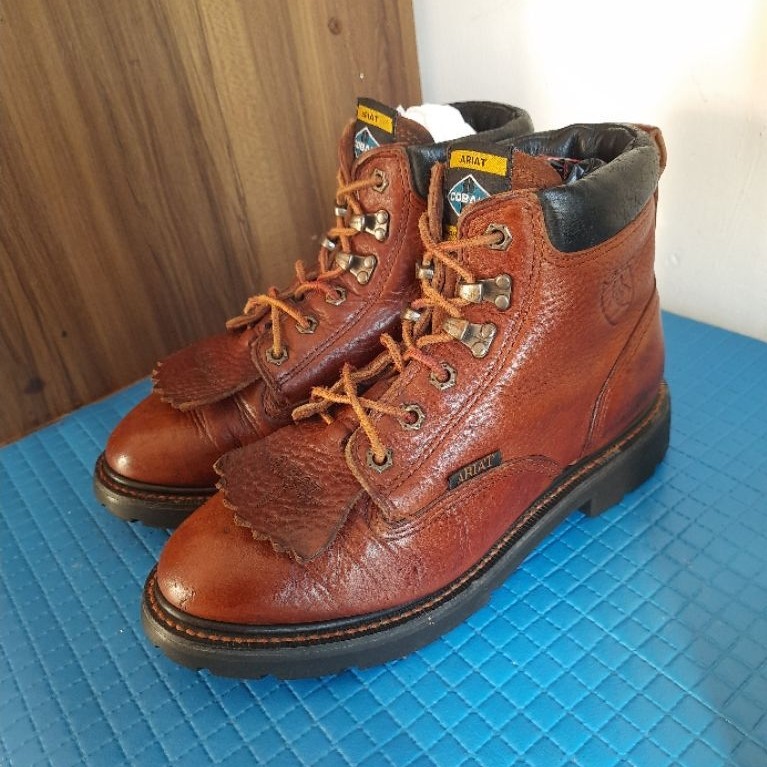 boots ariat size 39