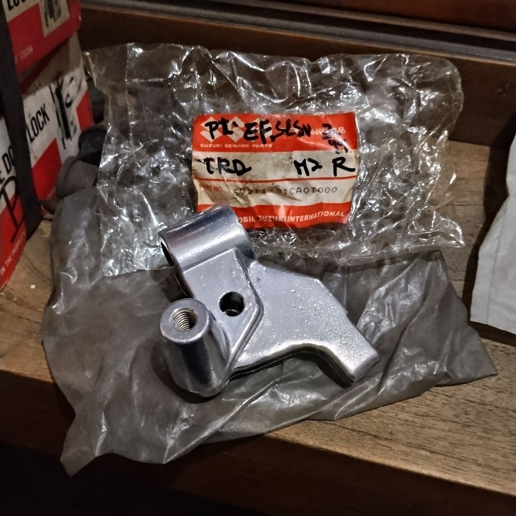 dudukan spion handel hendel kanan suzuki tornado gs gz shogun r kebo ori asli sgp