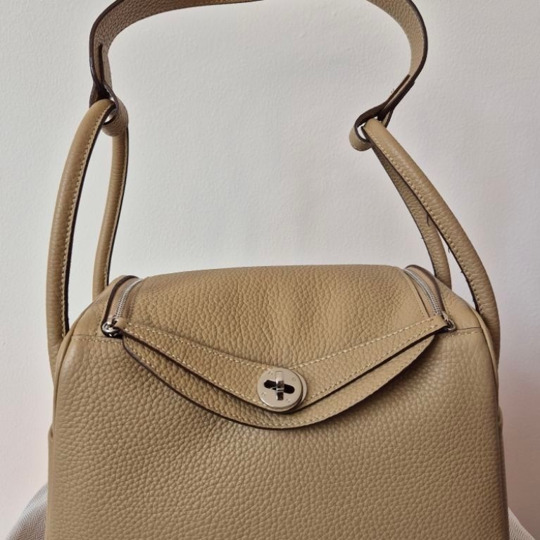 Preloved tas kulit asli (no brand) Her**s Lindy 26 Look a Like, very good condition, warna trench/cr