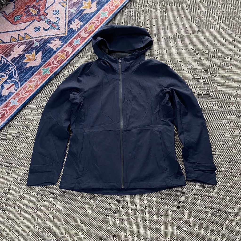 JACKET BLOCKTECH UNIQLO, size M