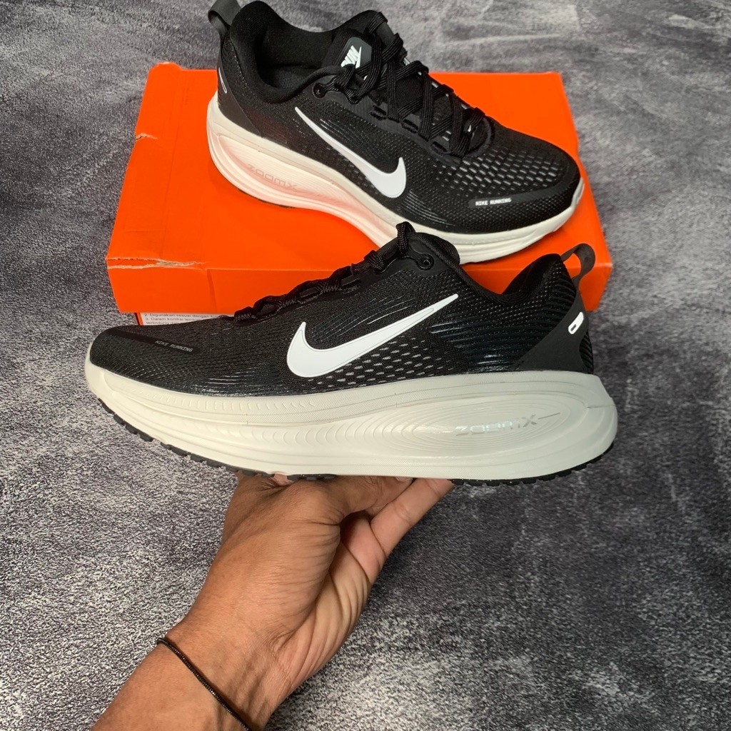 Nike Vomero 18 Road Running Original