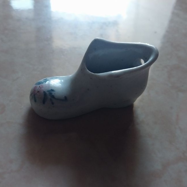 Guci Keramik/Pajangan Guci Sepatu Mini