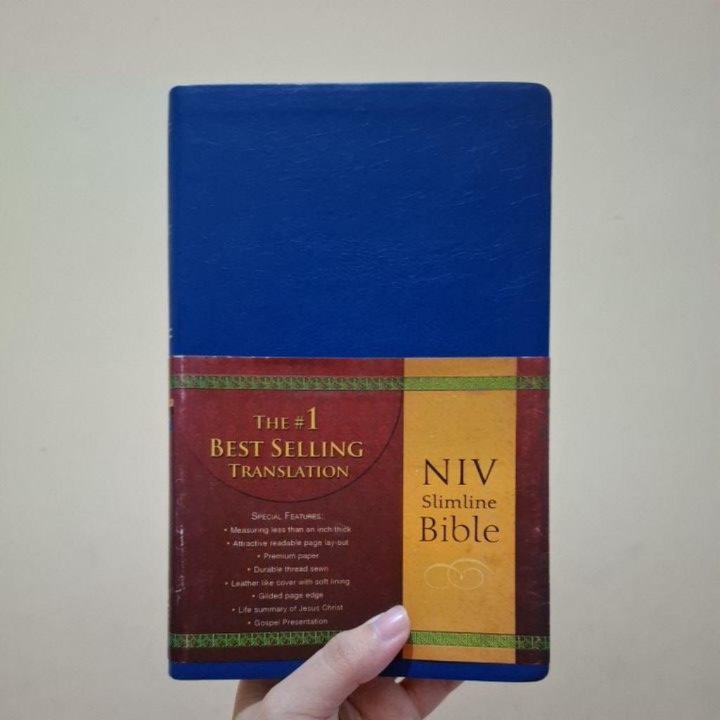 Buku Import : NIV Slimline Bible - Blue Cover Silver Edging