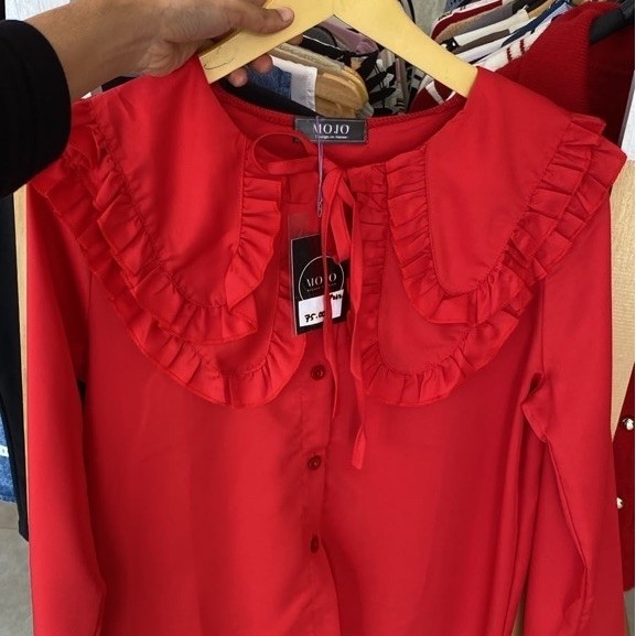 Blus merah satin