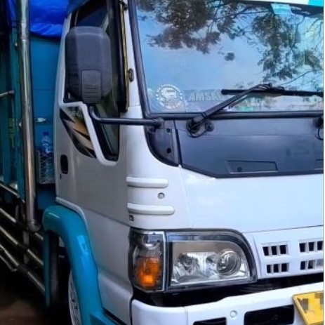 Variasi spoiler tambahan bemper truk model herex stainless.