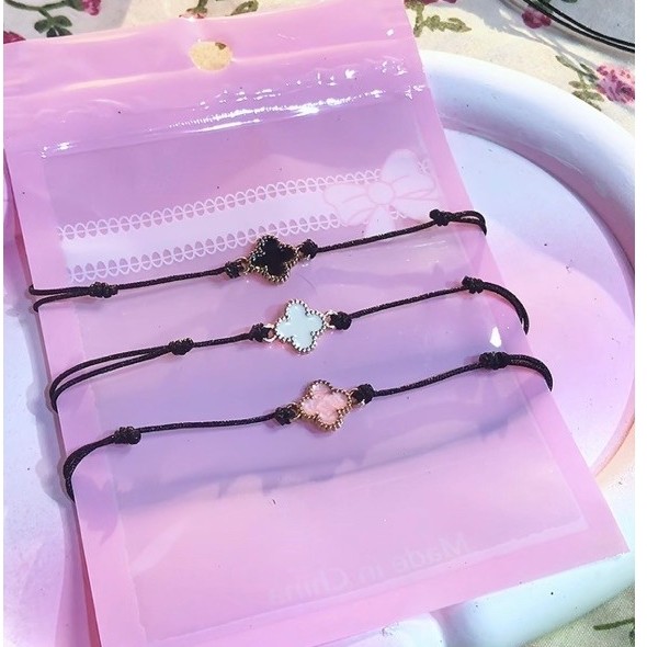Gelang Clover Titanium Wanita Serut Hitam Putih