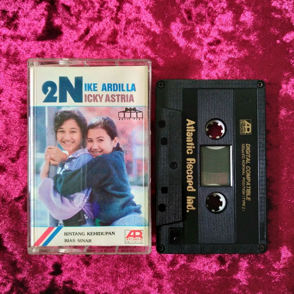 Kaset 2N (Nike Ardilla / Nicky Astria) - Bintang Kehidupan / Bias Sinar