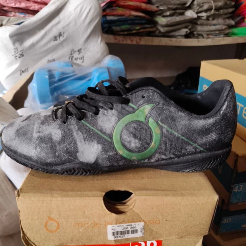 Sepatu Futsal Ortuseight SABRE IN JR obral murah Minus