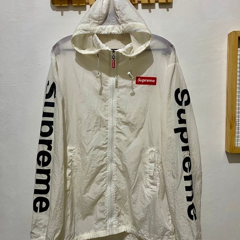Jacket Running Lari Olahraga Supreme