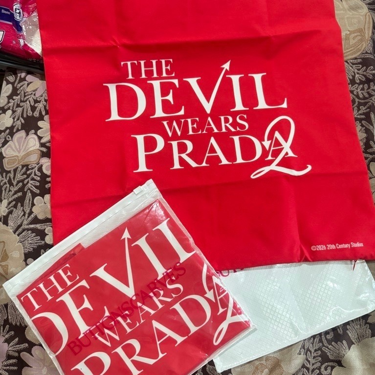 BUTTONSCARVES DEVIL WEARS PRADA CUSHION RED SARUNG BANTAL SOFA BS NEW BUKAN SECOND PRELOVED BEKAS BA