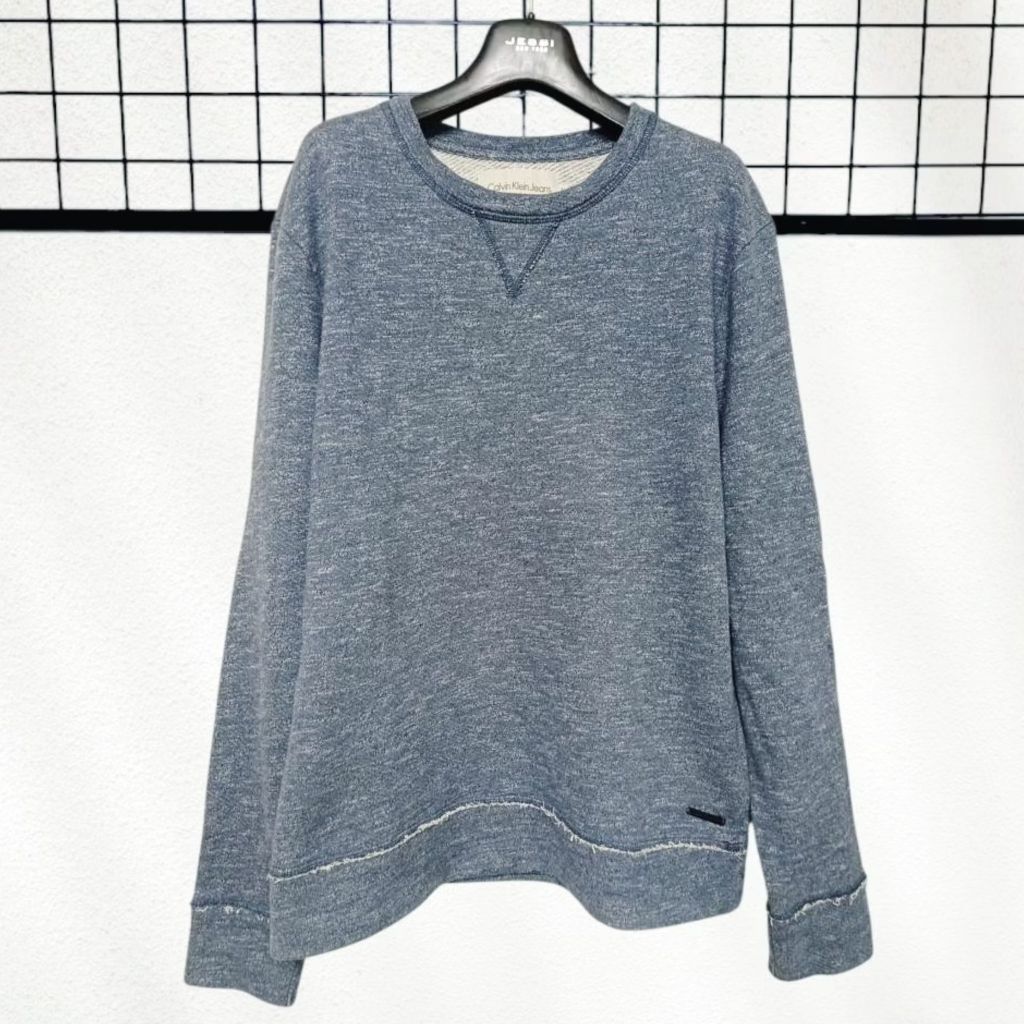 PRELOVED CREWNECK CALVIN KLEIN JEANS