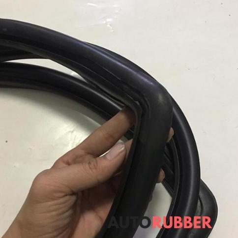 Karet Kaca Belakang Corolla KE30