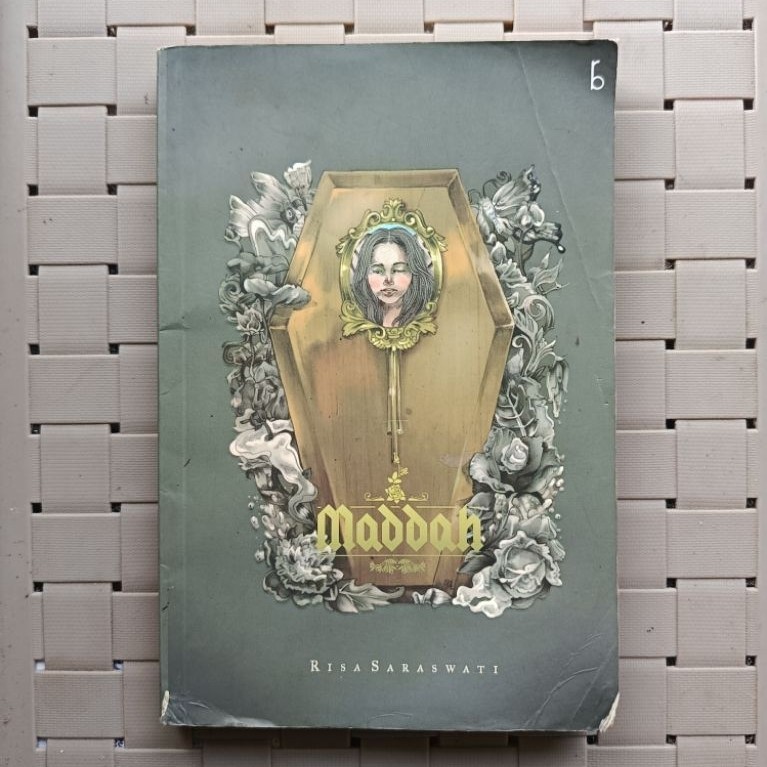 preloved novel maddah by risa saraswati buku bekas misteri