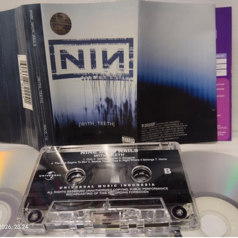 kaset pita NIN nine inch nails _ With teeth