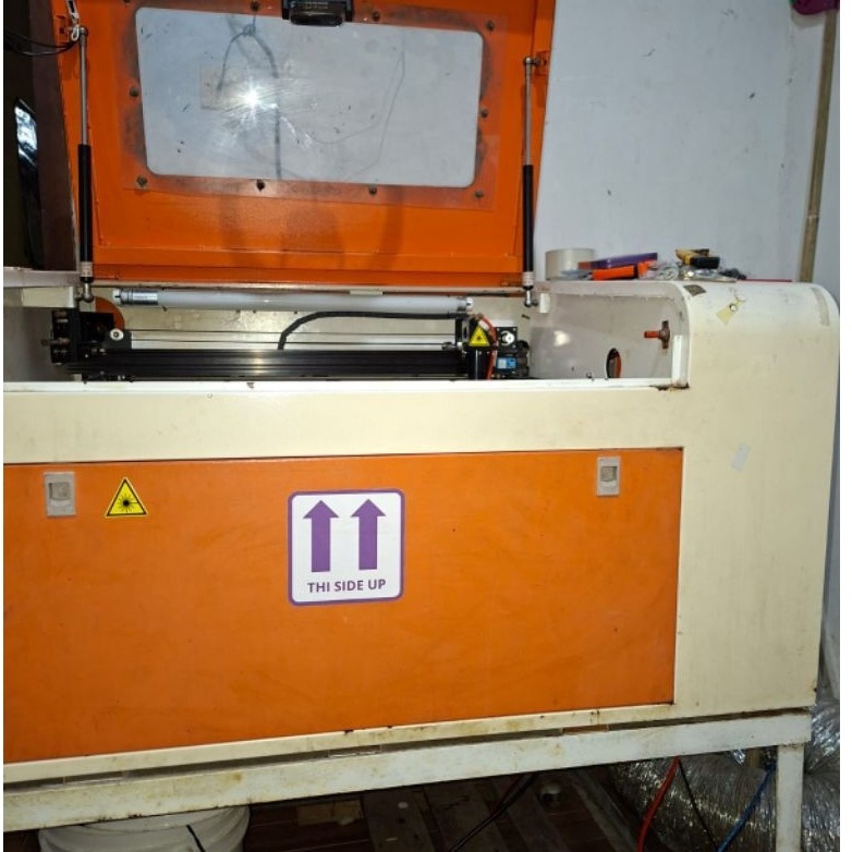Mesin Laser Acrylic Potong dan Grafir
