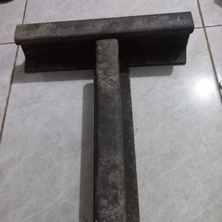 landasan baja bahan paron anvile lebar kepala 4cm panjang 10cm