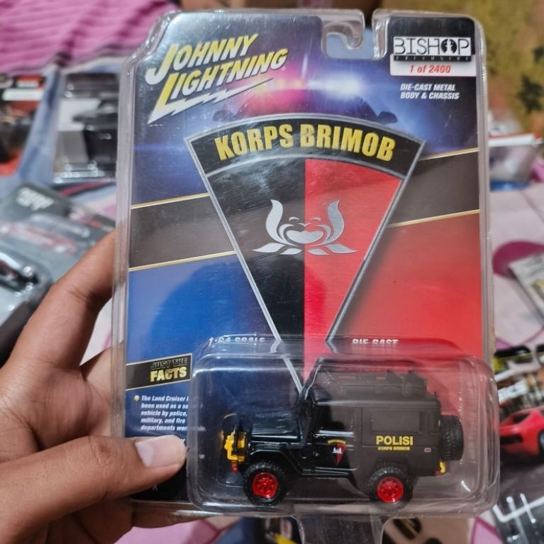 johnny lightning mobil polisi korps brimob 1980 toyota land cruiser