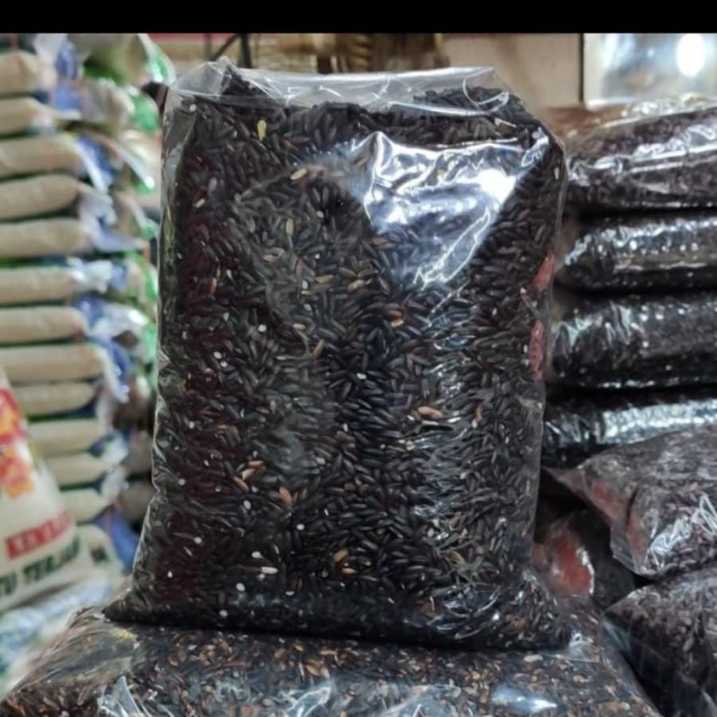 Gandum hitam campuran biji-bijian dalam kemasan plastik