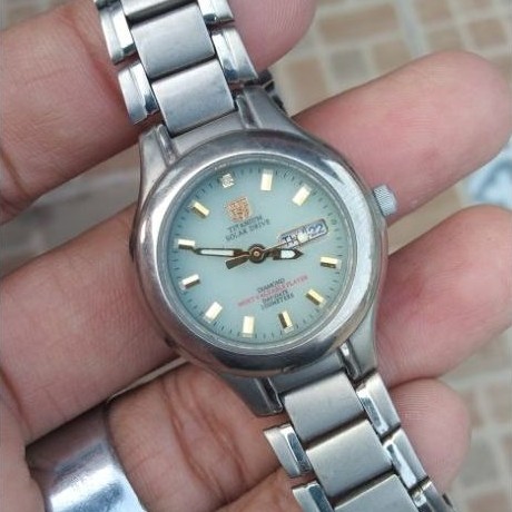 Jam Elgin Titanium Solar