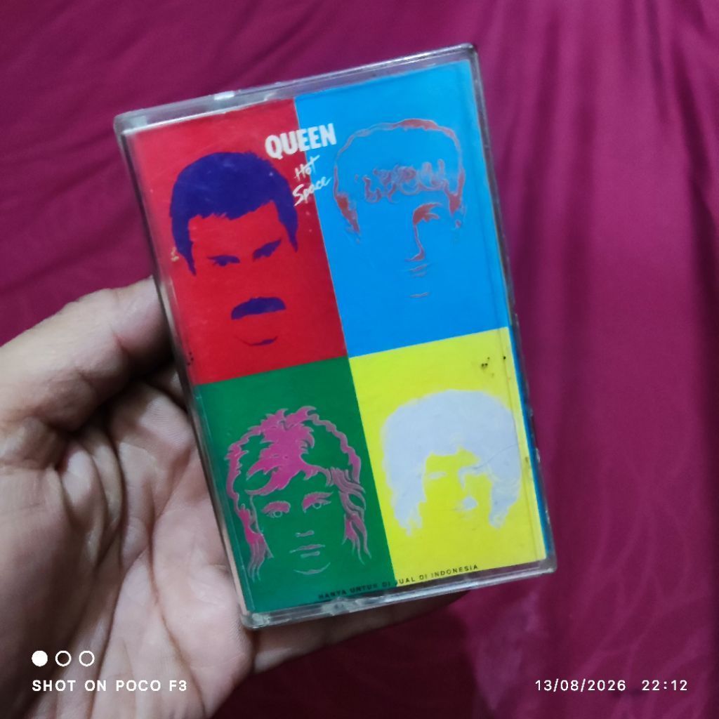 kaset pita queen hot space