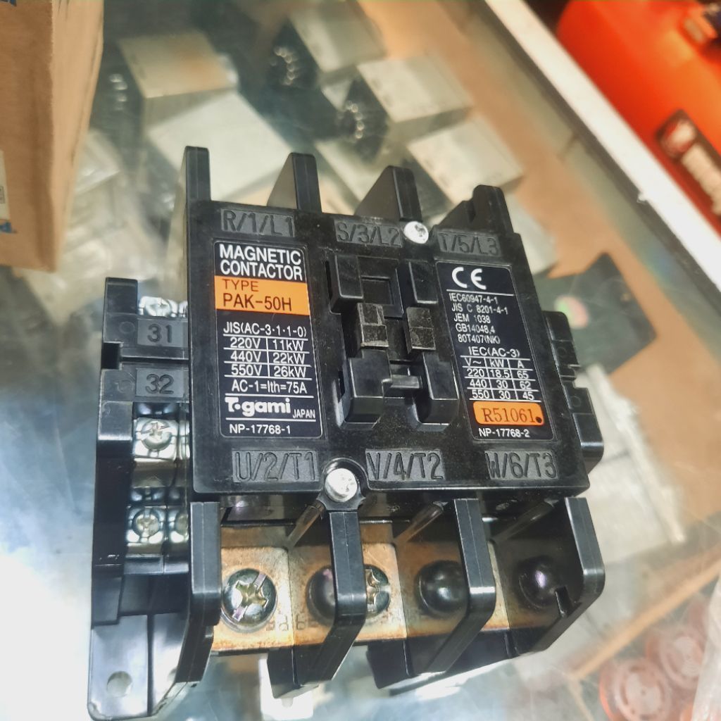 KONTAKTOR TOGAMI PAK-50H 75A 220VAC 3P kontaktor togami pak50h 220vac