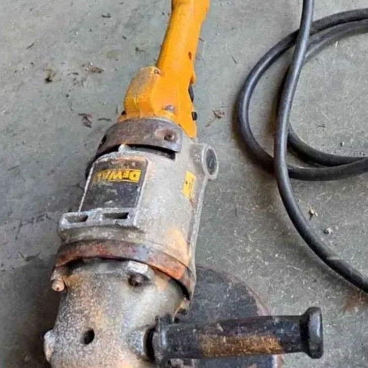 gerinda 7 inch dewalt bekas