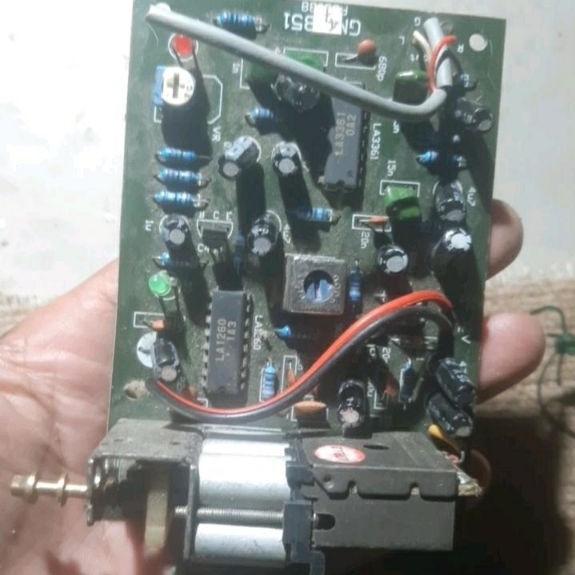Tuner FM Stereo Bekas Normal Peka