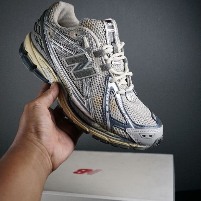 NB1906R x Thisisneverthat