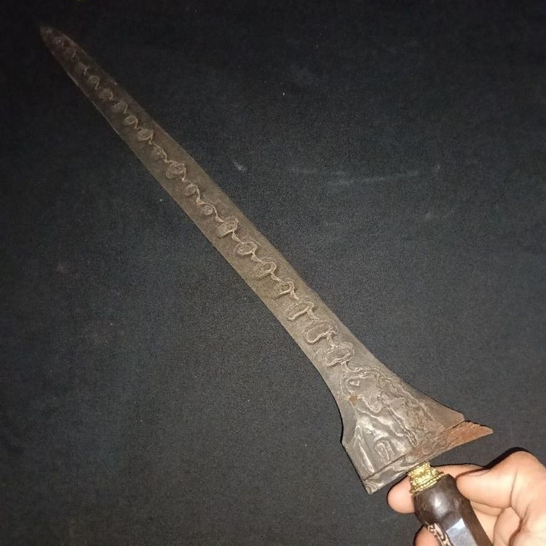 Keris Sepuh Pamor Melati Rinonce