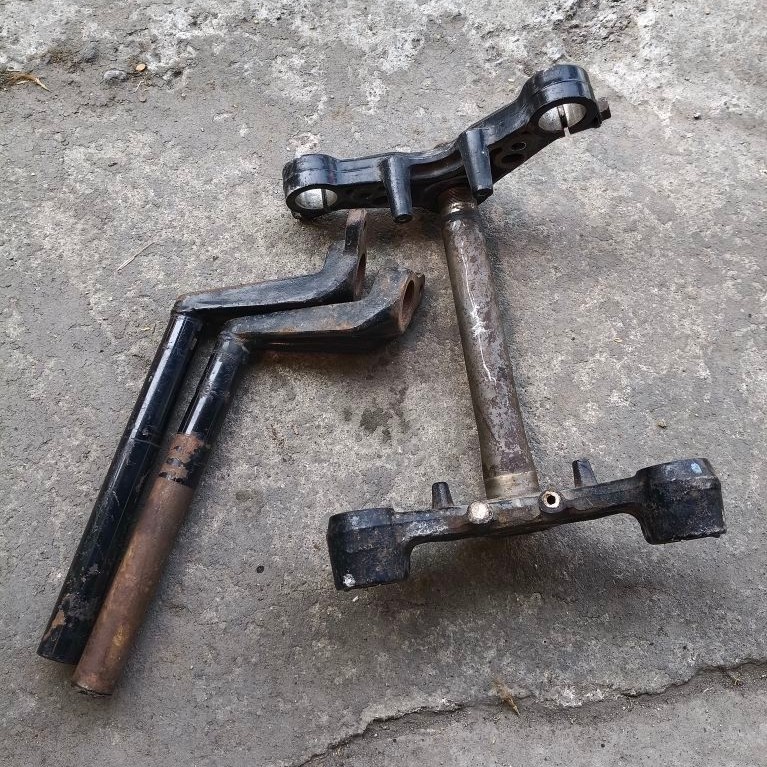 SEGITIGA ATAS BAWAH AS 26 SUZUKI SATRIA FU ORIGINAL COPOTAN SET STANG STER (ORIGINAL SECOND)