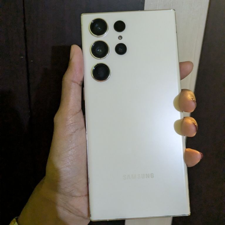 Samsung s23 Ultra 256gb SEIN (second minus)